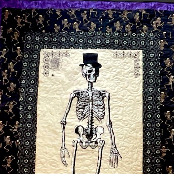 SOLD………..Quilt Skeleton Halloween Day of the Dead - Picture 4 of 6